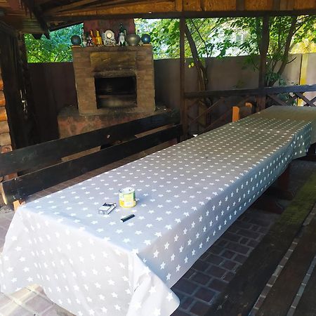 Куренiвський Двiр Kiew Exterior foto