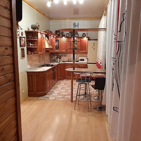 Куренiвський Двiр Kiew Exterior foto