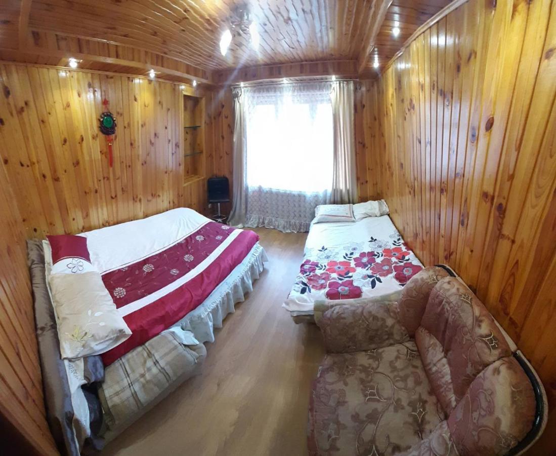 Куренiвський Двiр Kiew Exterior foto