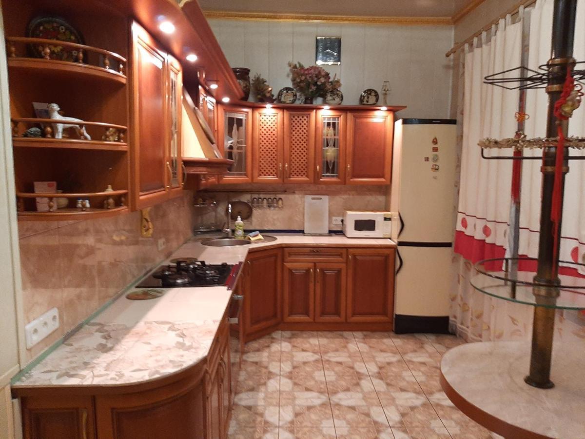 Куренiвський Двiр Kiew Exterior foto