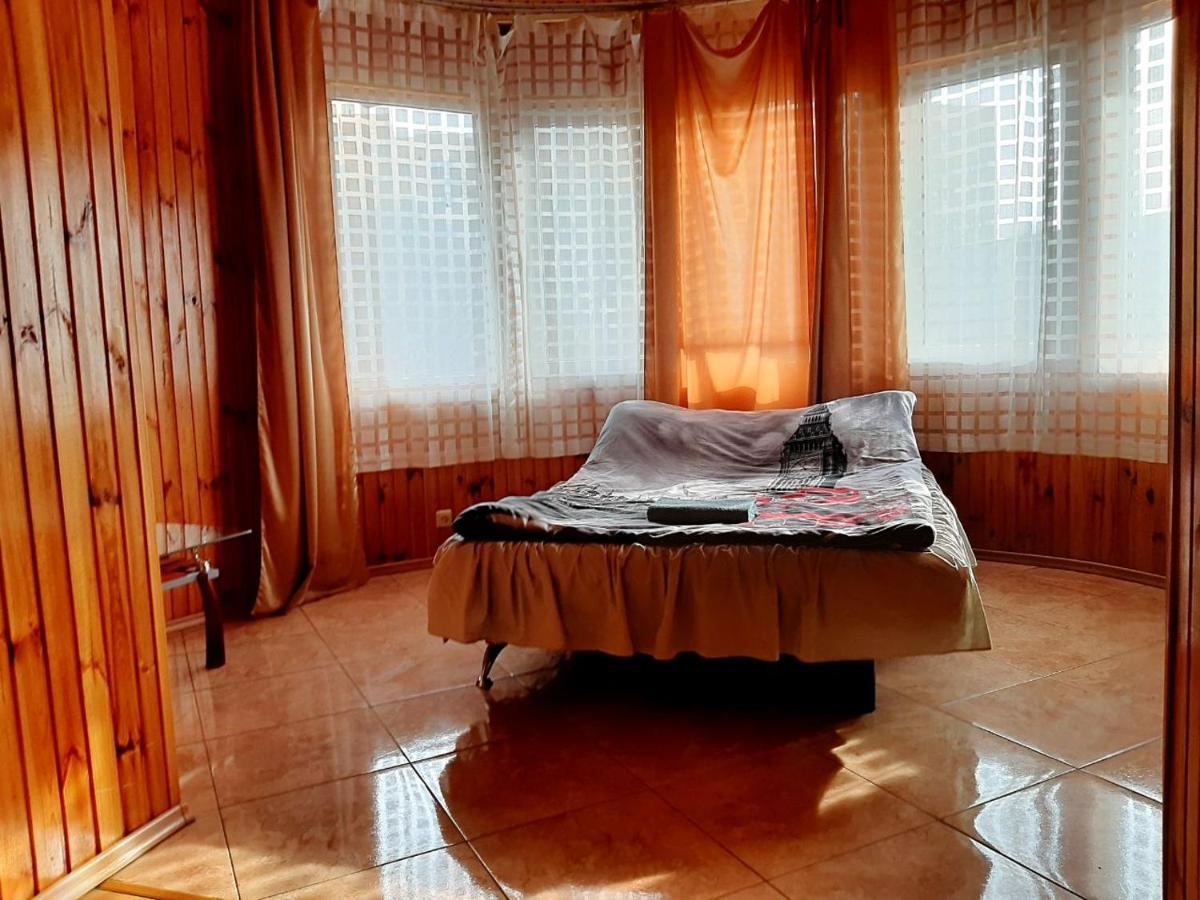 Куренiвський Двiр Kiew Exterior foto