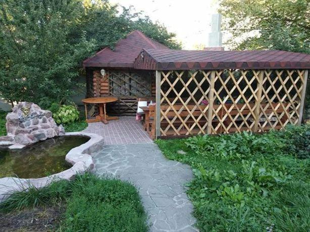 Куренiвський Двiр Kiew Exterior foto